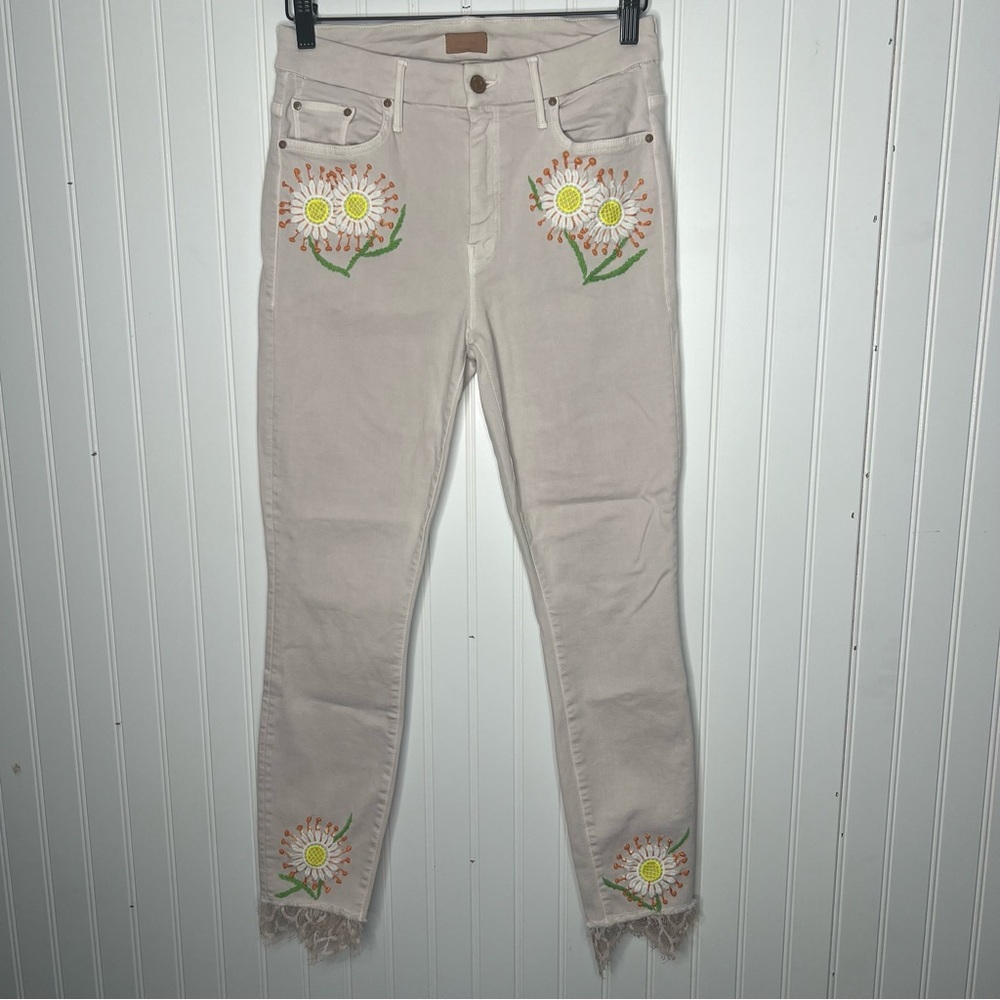 MOTHER High Waisted Looker Dagger Ankle Fray in Pretty Just Strolled in Blush 29